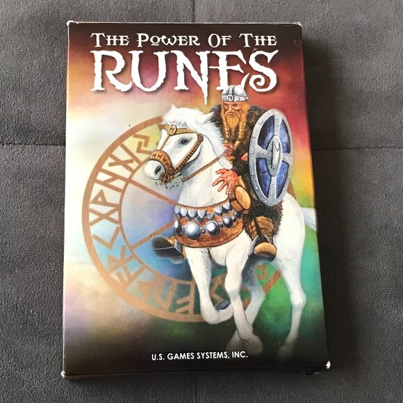 The Power of the Runes Oracle Cards Norse Mythology - Picture 1 of 10